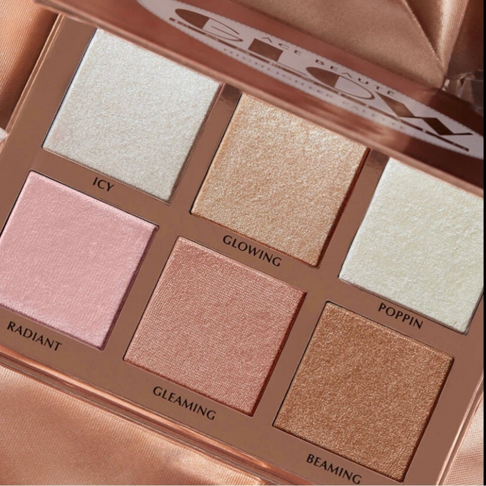 NWT ace Beaute Glow essentials highlighter palette